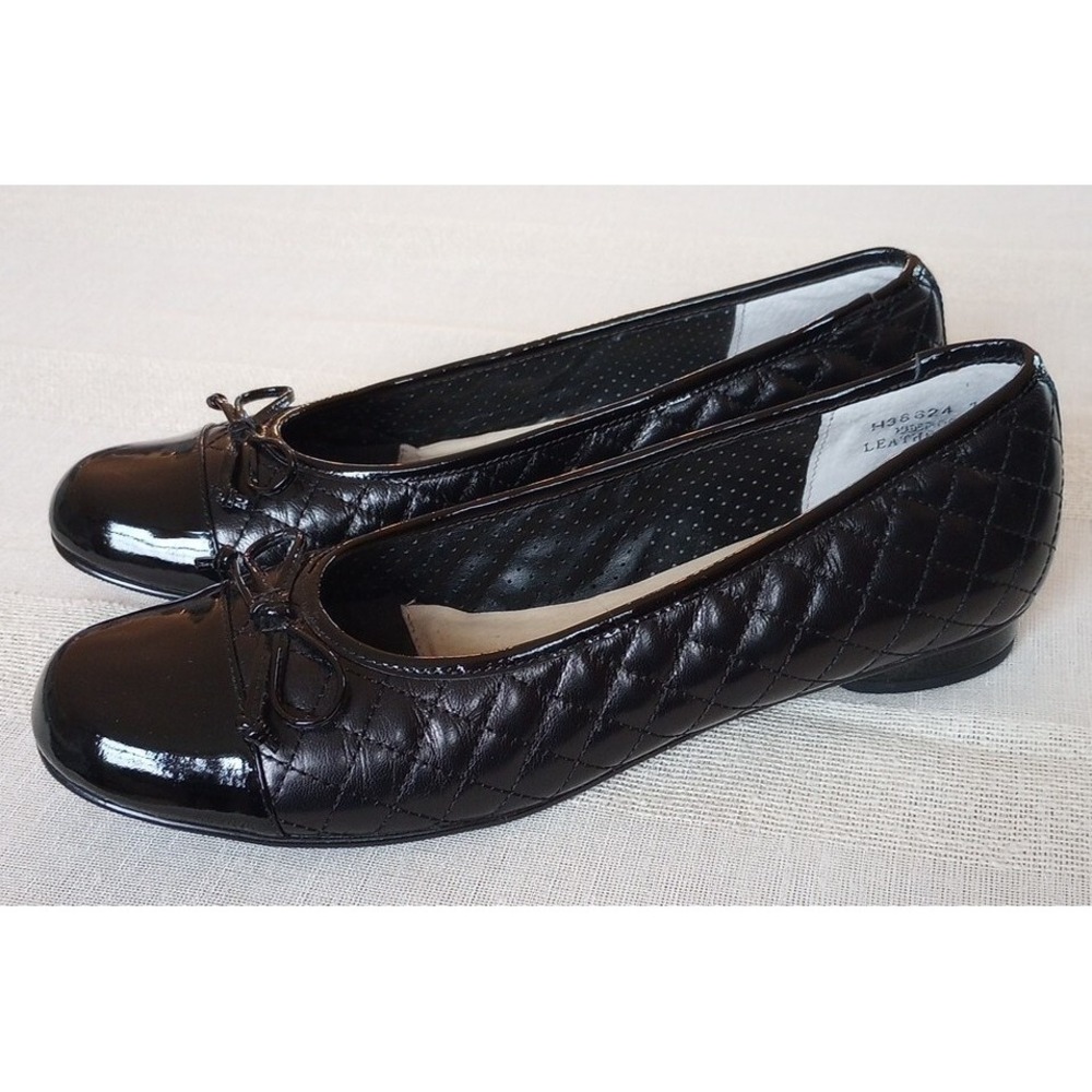 Ros Hommerson Women's Patent Leather Quilted Ballet Flat Runs Small 10.5N BLK